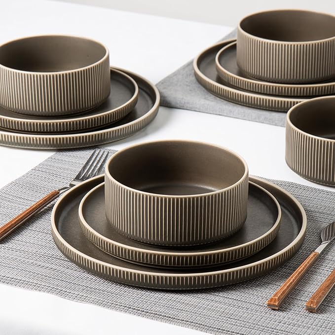 Dinnerware Set Service for 4, 12-Piece Ceramic Plates and Bowls Set, Chip & Scratch Resistant, Microwave and Dishwasher Safe, Modern Minimalist Tableware for Everyday Use, Matte Green