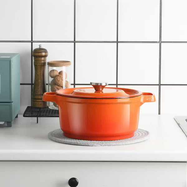 cooking pots