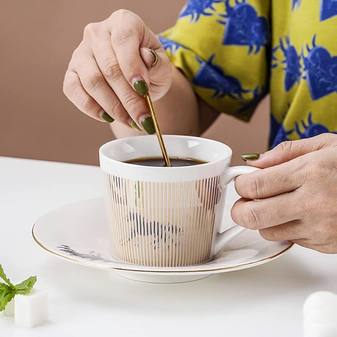 Mirror Cups and Saucers (Lion), Mirror Reflection coffee mug, Reflection Coffee Cup, Tea Cups and Saucers Sets for Women Wedding Party Afternoon Tea