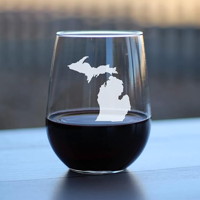 Bevvee Michigan State Outline Stemless Wine Glass - State Themed Drinking Decor and Gifts for Michigander Women & Men - Large 17 Oz Glasses