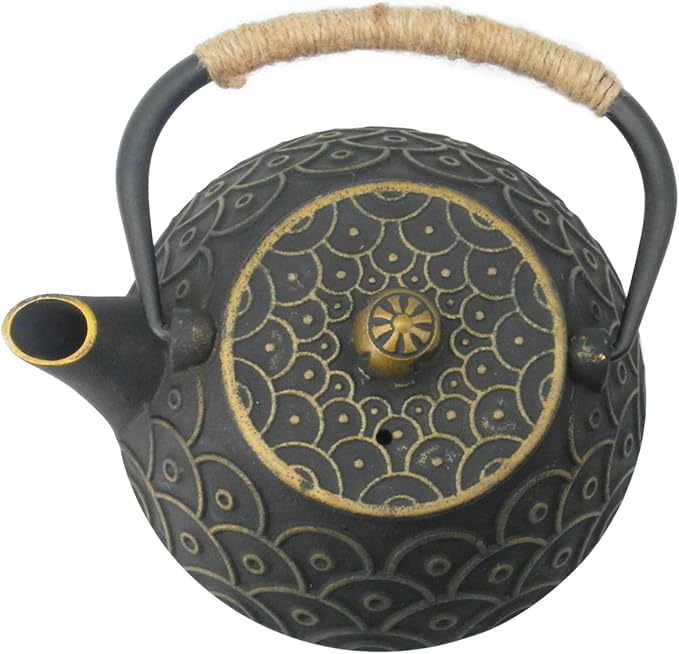 InnoLife Cast Iron Teapot with Stainless Steel Infuser, Japanese Tea Pot for Loose Leaf, Tea Kettle with Enameled Interior, Fish Scale Pattern 900ml/30oz