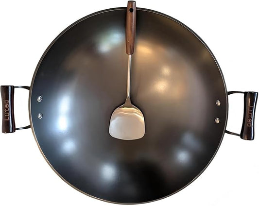 Chinese woks with a lid and a Spatula stir-fry pans deep fryer Cast Iron 18.11 Inches Round Bottom Pot Uncoated for Open Fire not easy to rust not easy to stick and durable for about 7-18 people
