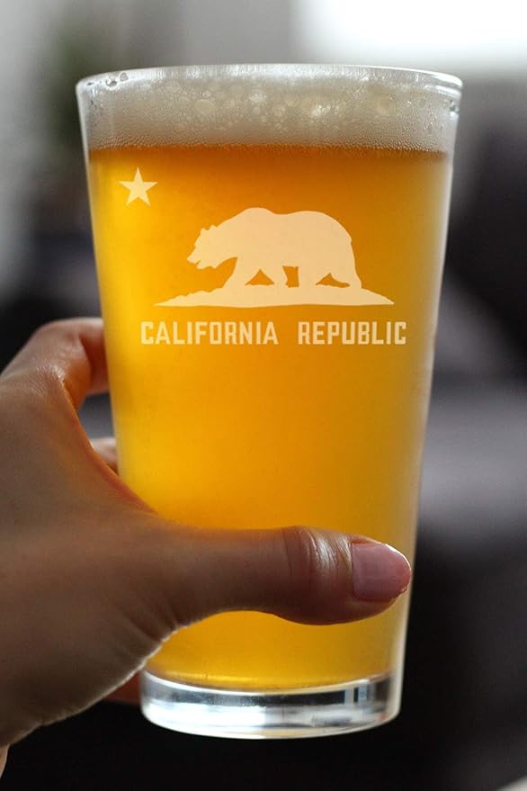 Bevvee California Flag Pint Glass for Beer - State Themed Drinking Decor and Gifts for Californian Women & Men - 16 Oz Glasses