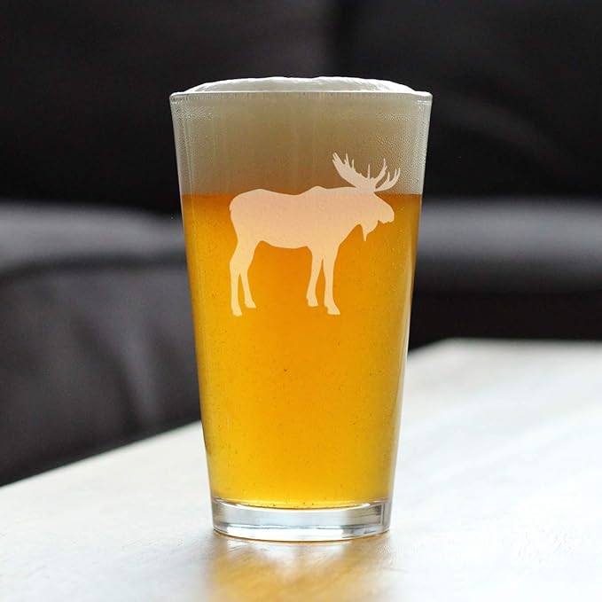 Bevvee Moose - 16 oz Pint Glass for Beer - Cabin Themed Gifts or Rustic Decor for Men and Women - Fun Drinking or Party Glasses