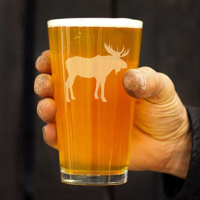 Bevvee Moose - 16 oz Pint Glass for Beer - Cabin Themed Gifts or Rustic Decor for Men and Women - Fun Drinking or Party Glasses