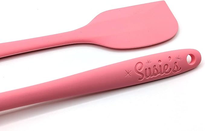 Customizable Silicone Spatula - Personalized Kitchen Tool for Unique Cooks - Heat-Resistant, Non-Stick, and Ergonomic - Your Name Embossed - Perfect Gift Idea (Pink)
