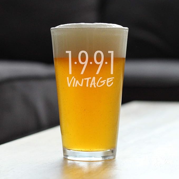 Bevvee Vintage 1991 Pint Glass for Beer - 35th Birthday Gifts for Men or Women Turning 35 - Fun Bday Party Decor - 16 oz