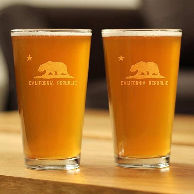 Bevvee California Flag Pint Glass for Beer - State Themed Drinking Decor and Gifts for Californian Women & Men - Set of 2-16 Oz Glasses