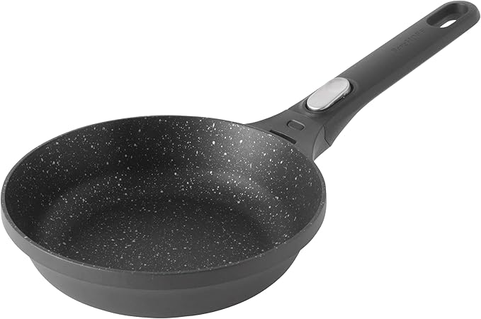 BergHOFF GEM Non-Stick Cast Aluminum Frying Pan 8" 1.2 qt. Black Stay-Cool Detachable Handle Ferno-Green PFOA-Free Induction Cooktop Fast Heating Oven Safe