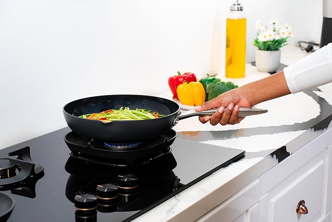 Zyliss Ultimate Pro Ceramic Fry Pan - Aluminium Fry Pan with a Stainless Steel Base & Ceramic Non-Stick Coating - Durable, Everyday-Use Pan - Dishwasher-Safe Kitchen Essential - 11"