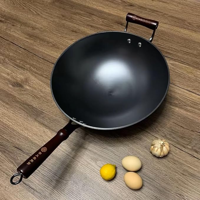 Chinese Cast Iron Wok Pan, 13.4Inch(34cm) Stir-Frying Saute Cooking Pan Cookware with Wooden Handle Use on Gas stove, Campfire Open Fire Stir-Fry, Black Physical Non Stick