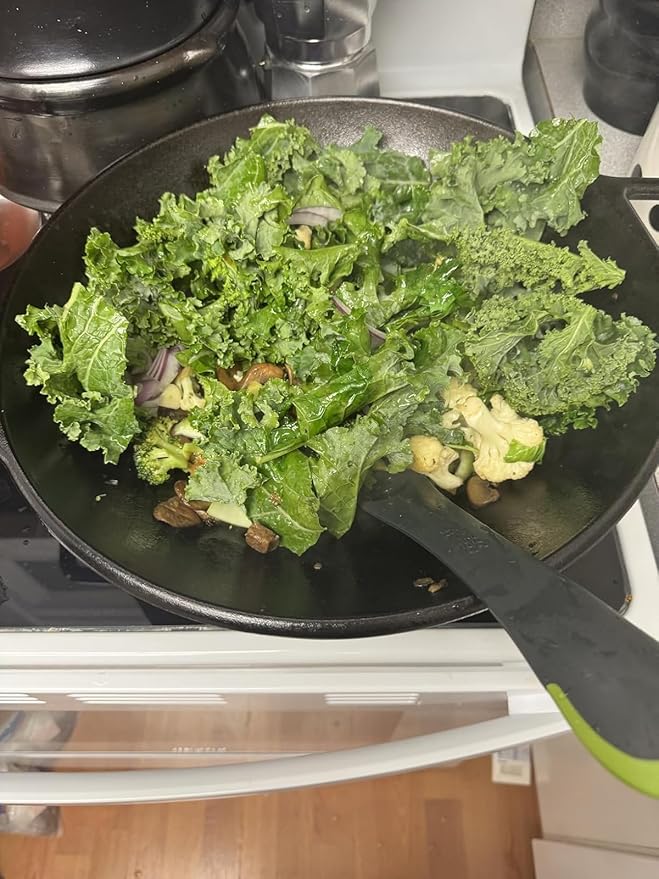 12 Inch Pre-Seasoned Cast Iron Skillet - Wok Round Bottomed Frying Pan with Assist Handles,Tempered Glass Lid, Cast Iron Scrubber,Silicone Oven Mitts for Stovetop,home baking ﻿ (Glass Lid)