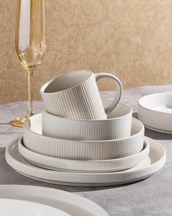 Famiware Star Dinnerware Sets, Plates and Bowls Set for 4, 12 Pieces Ribbed Dishes - Chip and Scratch Resistant, Microwave and Dishwasher Safe Tableware, Matte White