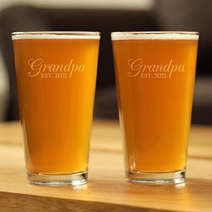 Bevvee Grandpa Est 2021 - New Grandfather Pint Glass Gift for First Time Grandparents - Set of 2 - Decorative 16 Oz Glasses