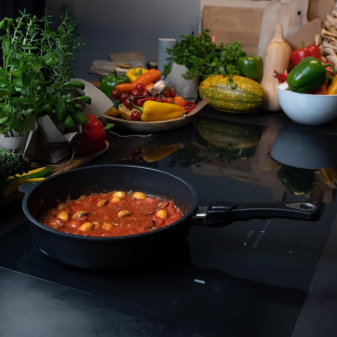AMT Gastroguss The World´S [...] Casserole Frying pan Non-Induction, Diameter 26 cm, Height 7 cm, cast Aluminium (Aluminium), Lotan® Non-Stick Coating for Fat-Free-Frying, AMZN-726-US