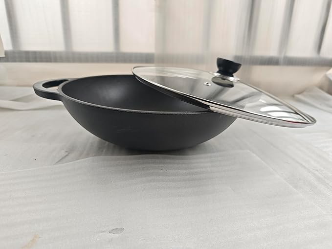 12 Inch Pre-Seasoned Cast Iron Skillet - Wok Round Bottomed Frying Pan with Assist Handles,Tempered Glass Lid, Cast Iron Scrubber,Silicone Oven Mitts for Stovetop,home baking ﻿ (Glass Lid)