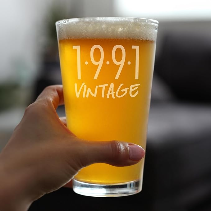Bevvee Vintage 1991 Pint Glass for Beer - 35th Birthday Gifts for Men or Women Turning 35 - Fun Bday Party Decor - Set of 2-16 oz