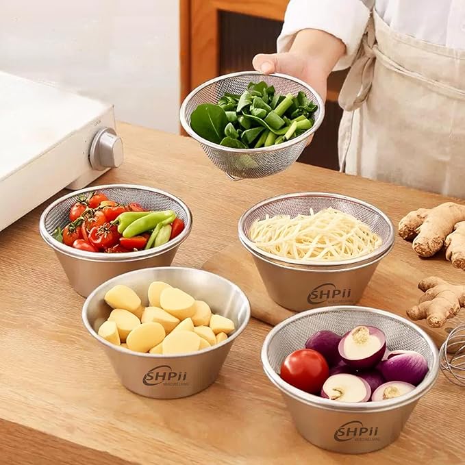 2 Piece Mini 304 Stainless Steel Colander with Mixing Bowl, Kitchen Cooking, Washing Fruits and Vegetables, Back of House Preparation (800ML)