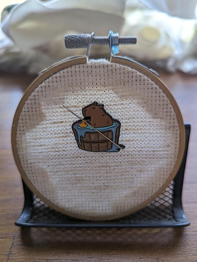 Capybara Magnetic Needle Minder
