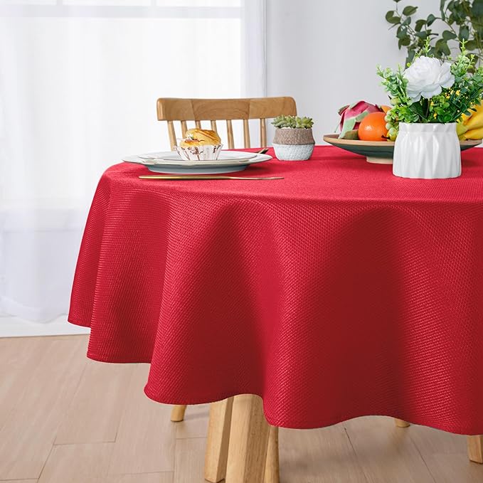 Hiasan Round Textured Tablecloth 60 Inch - Waterproof Spillproof Antiwrinkle Jacquard Table Cloth, Decorative Polyester Table Cover for Kitchen, Outdoor Picnic, Holiday and Parties, Red