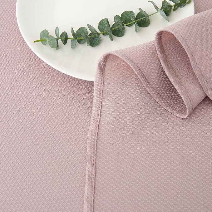 maxmill Round Textured Tablecloth Spill-Proof Wrinkle Free Soft Jacquard Table Cloth for Circular Table Cover, for Dining Room Buffet Banquet Parties Holiday Dinner, 70 Inch Dusty Pink