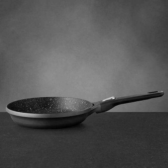 BergHOFF GEM Non-Stick Cast Aluminum Frying Pan 10" 1.8 qt. Stay-Cool Detachable Handle Ferno-Green PFOA-Free Induction Cooktop Fast Heating Oven Safe