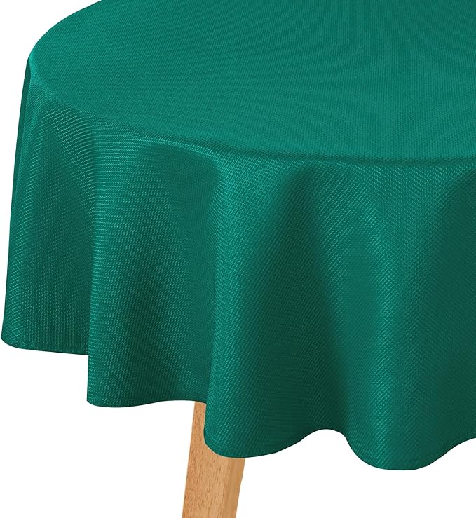 Hiasan Round Textured Tablecloth 60 Inch - Waterproof Spillproof Antiwrinkle Jacquard Table Cloth, Decorative Polyester Table Cover for Kitchen, Picnic, Holiday and Parties, Emerald Green