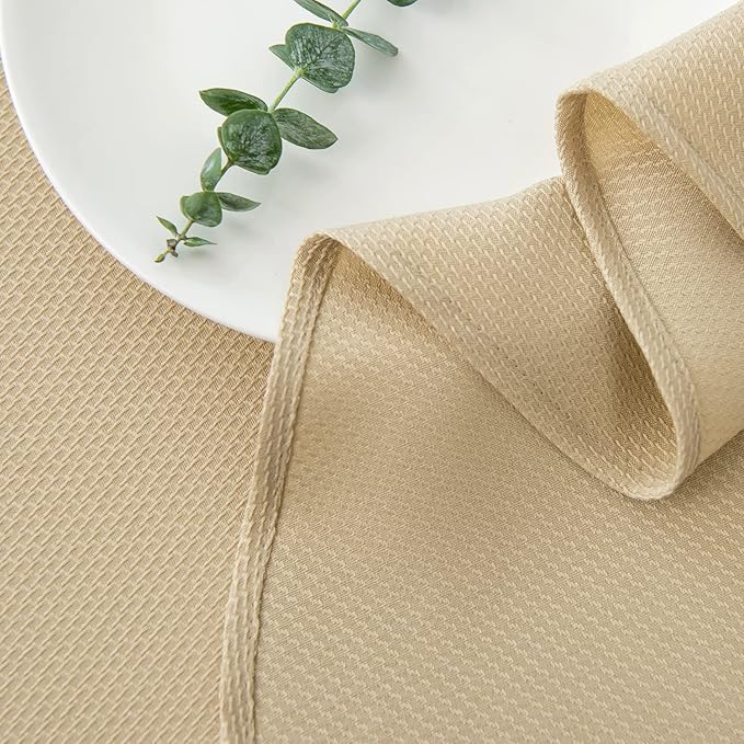 maxmill Round Textured Tablecloth Spill-Proof Wrinkle Free Soft Jacquard Table Cloth for Circular Table Cover, for Dining Room Buffet Banquet Parties Holiday Dinner, 70 Inch Beige