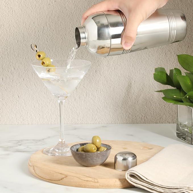 Oster Baldwyn 750 mL Cocktail Shaker with Lid – Stainless Steel Martini Shaker, Drink Mixer Bar Tool for Home Bartending and Cocktails