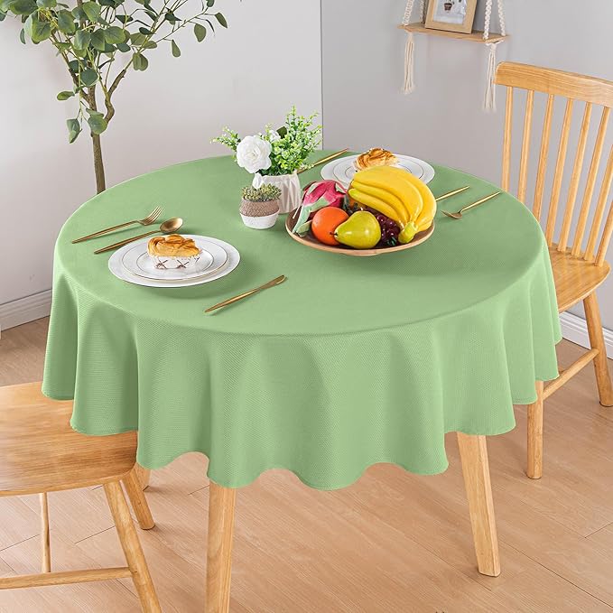 Hiasan Round Textured Tablecloth 60 Inch - Waterproof Spillproof Antiwrinkle Jacquard Table Cloth, Decorative Polyester Table Cover for Kitchen, Outdoor Picnic, Holiday and Parties, Light Sage Green