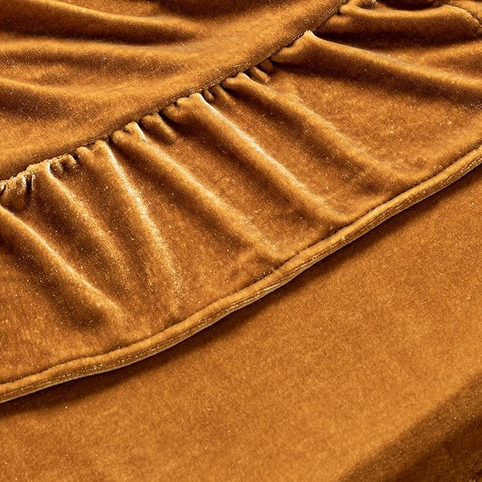 MIULEE Velvet Table Cloth with Decorative Ruffle Edge Luxurious Soft Washable Rectangular Tablecloth Thick Wrinkle-Resistant Oblong Table Cover for Kitchen Dining Party Wedding 60x120 Inch, Gold