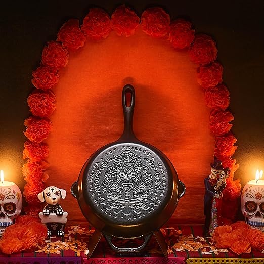 Victoria 10-Inch Day of the Dead La Catrina Cast Iron Skillet, Dia de los Muertos Seasoned Cast Iron Frying Pan with Long Handle, Made in Colombia