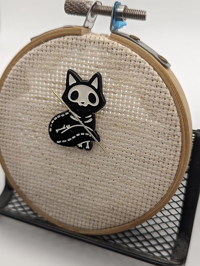 Glow in The Dark Skeleton Fox Needle Minder