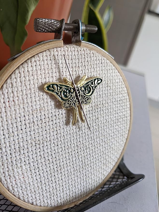 Luna Moth Needle Minder