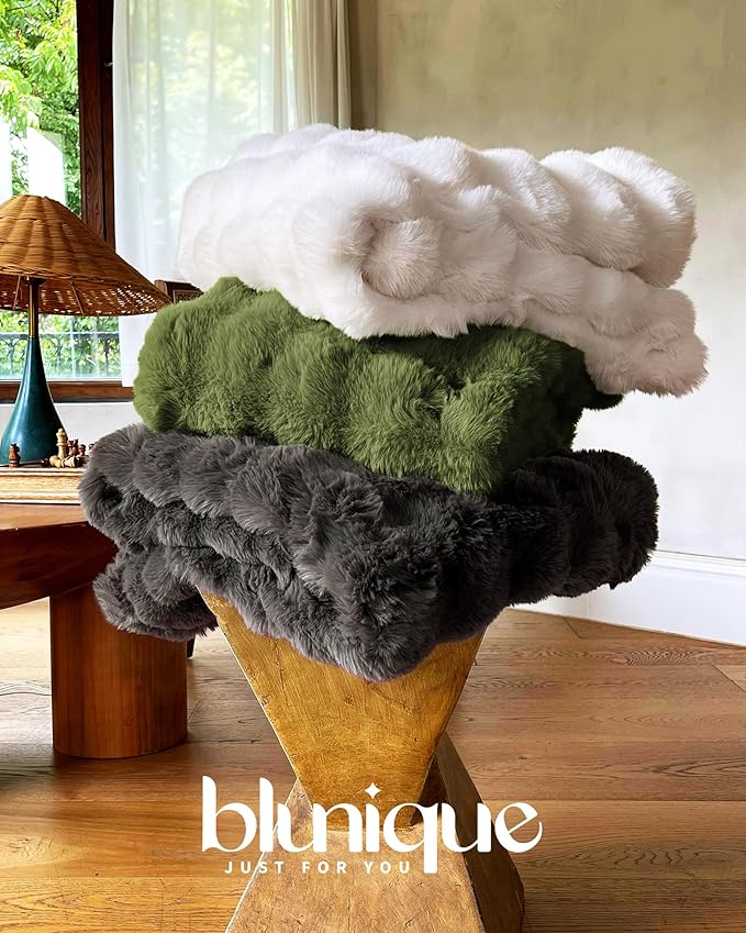 Ultra Soft Cozy Faux Fur Throw Blanket, Fuzzy Plush Thick Bubble Blanket, Oversize Luxury Fluffy Blanket for Couch, Bed, and Living Room, 60x80 Inches, Green