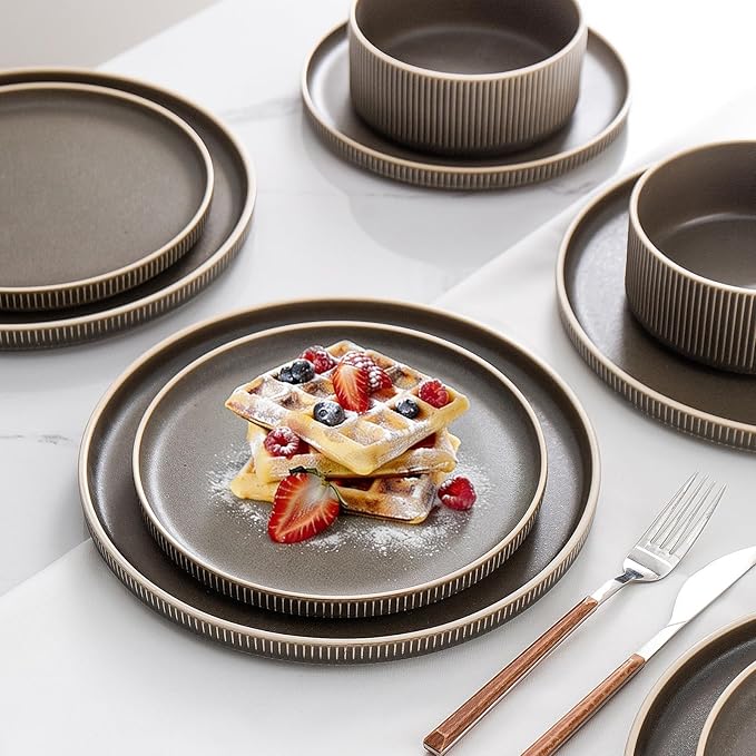 Dinnerware Set Service for 4, 12-Piece Ceramic Plates and Bowls Set, Chip & Scratch Resistant, Microwave and Dishwasher Safe, Modern Minimalist Tableware for Everyday Use, Matte Green