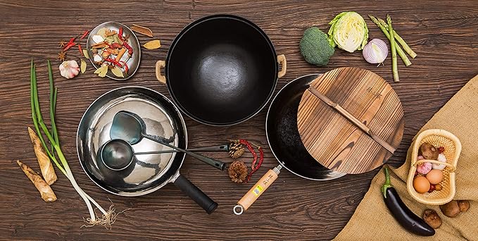 臻三环 ZhenSanHuan HandHammered Iron Wok Flat Bottom Induction Suitable (32CM Iron Handle)