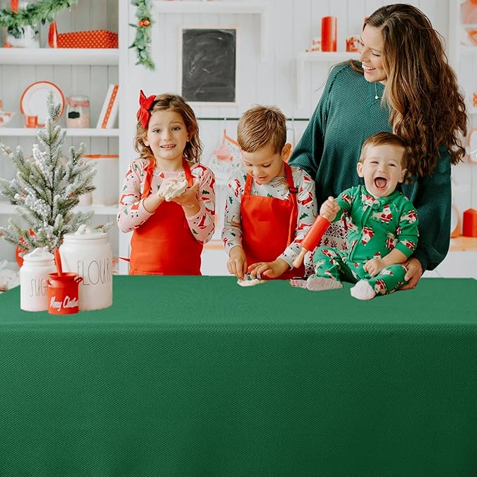 Biscaynebay Textured Fabric Christmas Tablecloths 70x108 Inches Rectangular, Hunter Green Water Resistant Tablecloths for Dining, Kitchen, Wedding & Parties etc. Machine Washable
