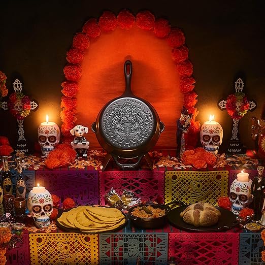 Victoria 10-Inch Day of the Dead La Catrina Cast Iron Skillet, Dia de los Muertos Seasoned Cast Iron Frying Pan with Long Handle, Made in Colombia