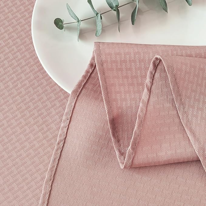 maxmill Round Weaved Texture Design Tablecloth Spill-Proof Wrinkle Free Soft Washable Table Cloth for Circular Table Cover, for Dining Room Banquet Parties Holiday Dinner, 70 Inch Pale Blush