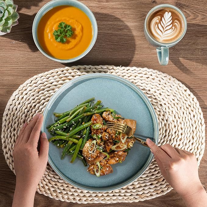 GBHOME Ceramic Dinnerware Sets for 6, 18 Pieces Stoneware Plates and Bowls Sets, Scratch Resistant Dishes, Dishwasher & Microwave Safe, Reactive Glaze-Malachite Green